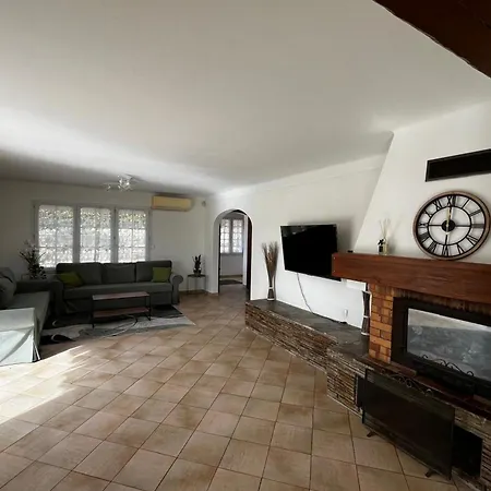 House With Pool And Stunning Views In بيت للعطل Fréjus